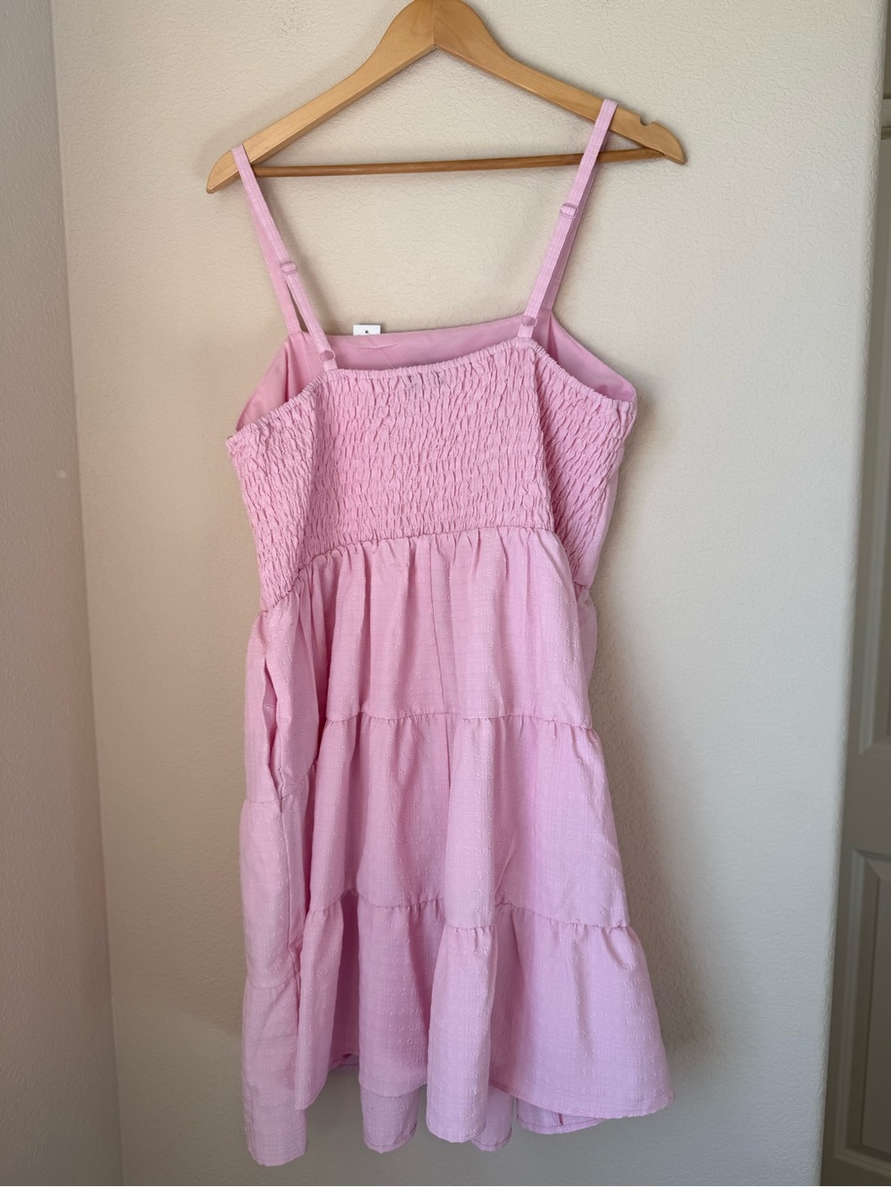 New York and Company, pink tiered mini dress size XL BNWT - Picture 3 of 6